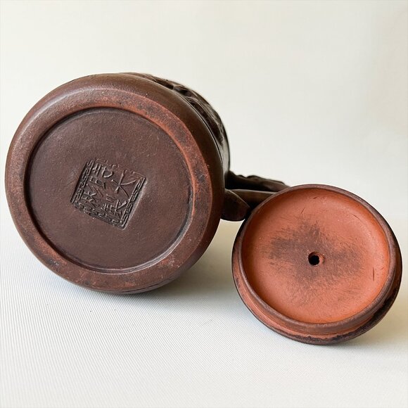 Vintage Yixing Zisha Clay Handmade Teapot - Picture 5 of 6